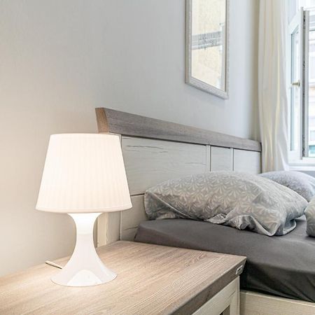 9 Min From City Center - Lovely Studio Near U1 Reumannplatz Viena Exterior foto