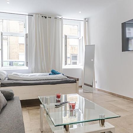 9 Min From City Center - Lovely Studio Near U1 Reumannplatz Viena Exterior foto