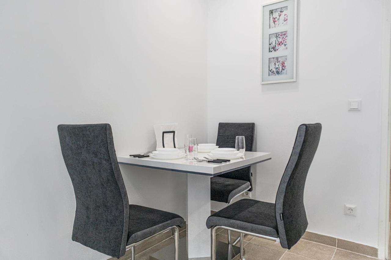 9 Min From City Center - Lovely Studio Near U1 Reumannplatz Viena Exterior foto