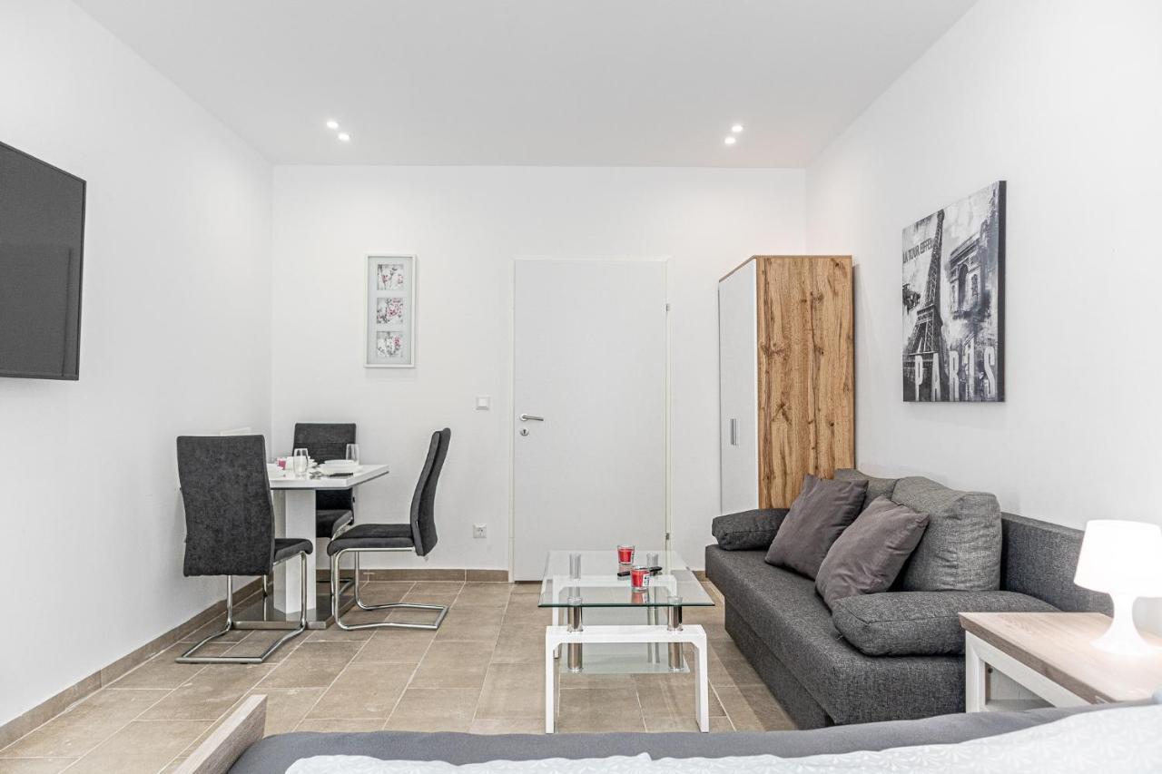 9 Min From City Center - Lovely Studio Near U1 Reumannplatz Viena Exterior foto
