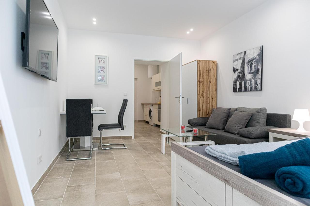 9 Min From City Center - Lovely Studio Near U1 Reumannplatz Viena Exterior foto